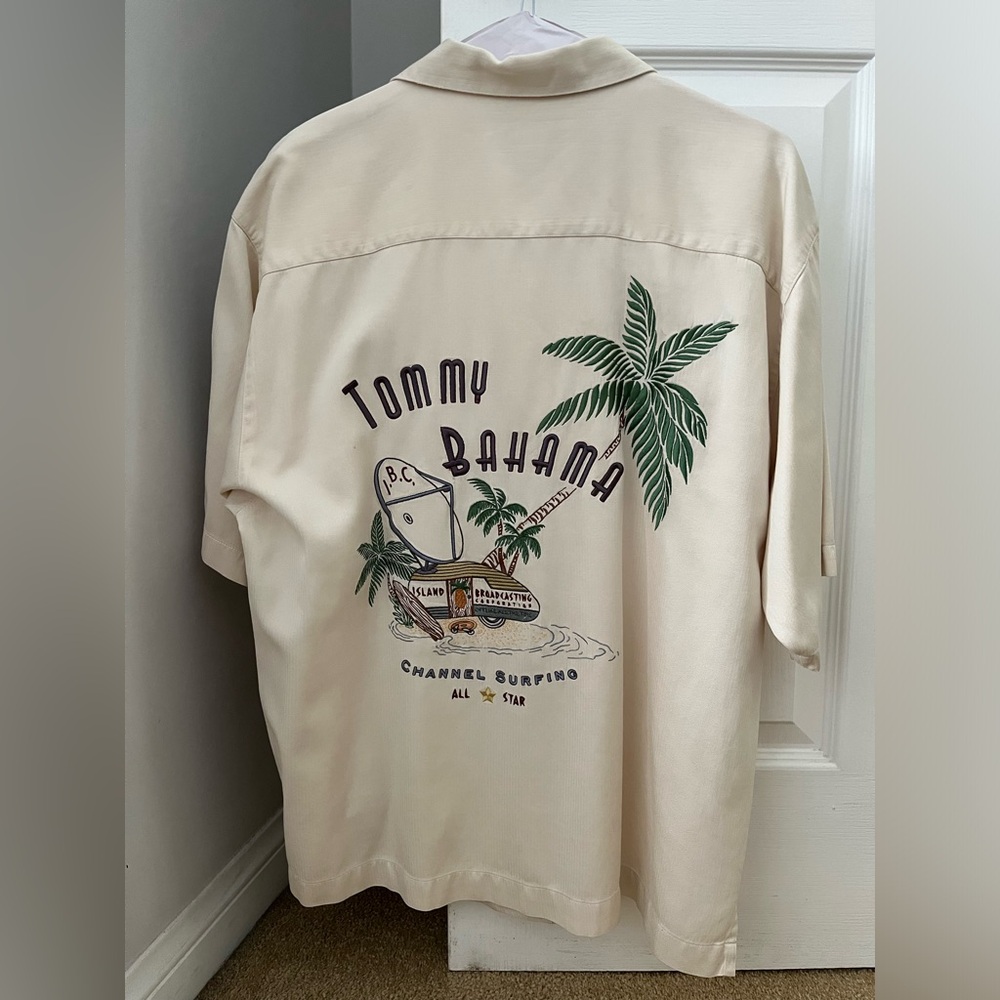 Vintage Tommy Bahama Men’s Channel Surfing All Star Silk Shirt